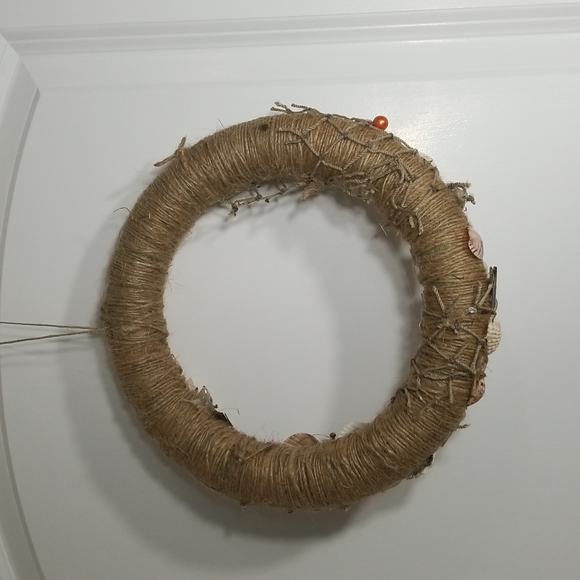 Hand Crafted Chunky Coastal Netted Sea Shell Wreath - Picture 2 of 8